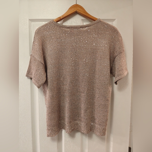 Short sleeve lightweight sequin sweater size Medium - Picture 2 of 9